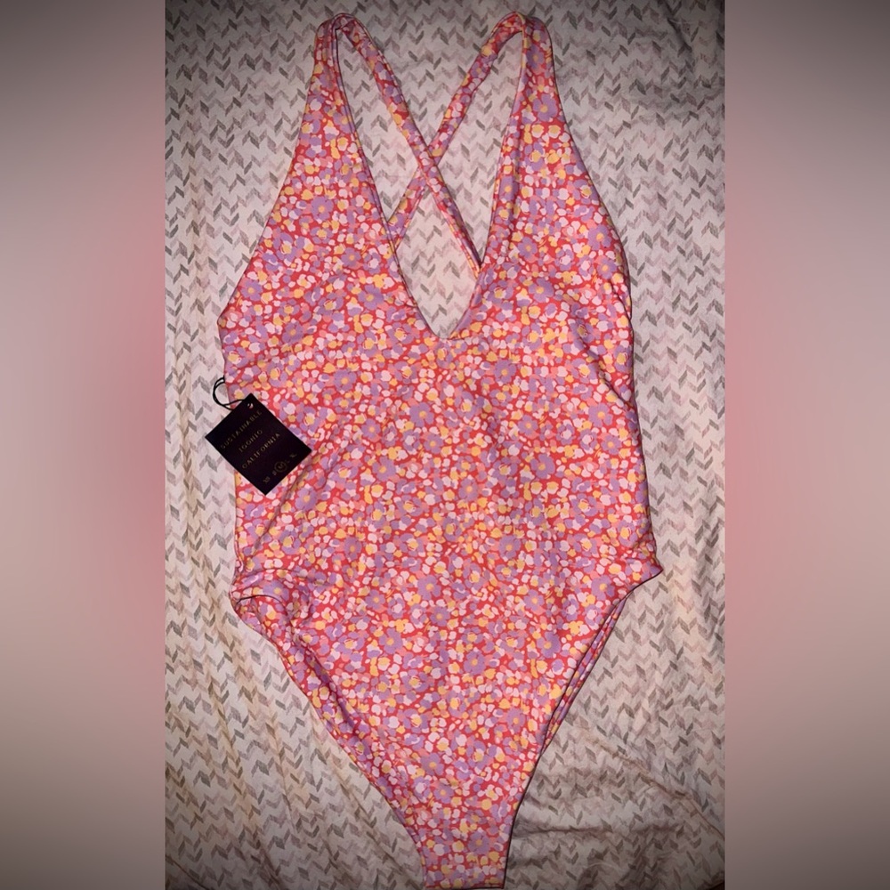 NWT Skatie Zoey One Piece size M in Muskoka print